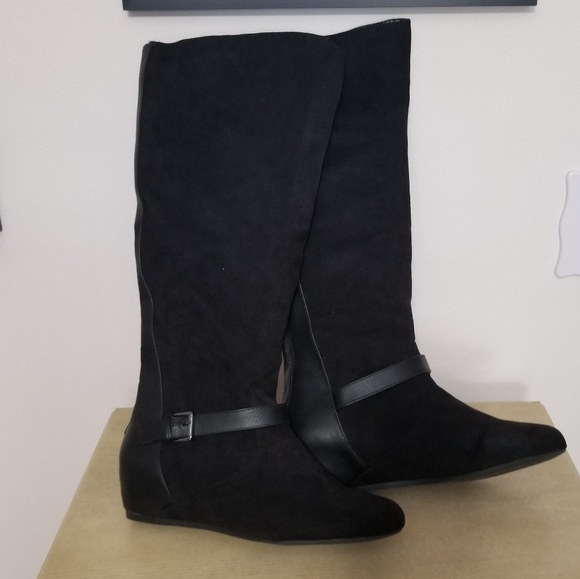 đź–¤Express Covered Wedge Bootsđź–¤ - Picture 5 of 8